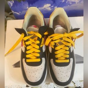 Nike sneakers women’s colorful size 6 brand new condition.